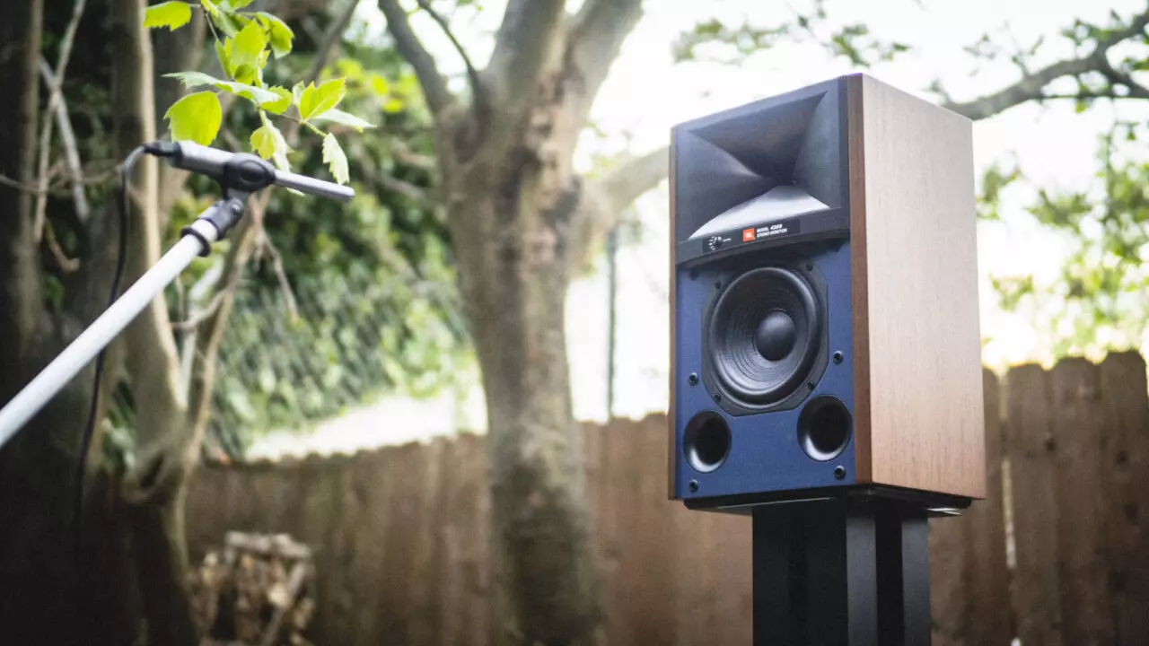 【8J35】JBL 4309 JBL 4309 Review: These retro speakers create a stunning soundstage